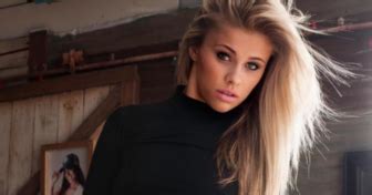 UFC Star Paige VanZant Keeps Sharing Clever Nude Photos On。